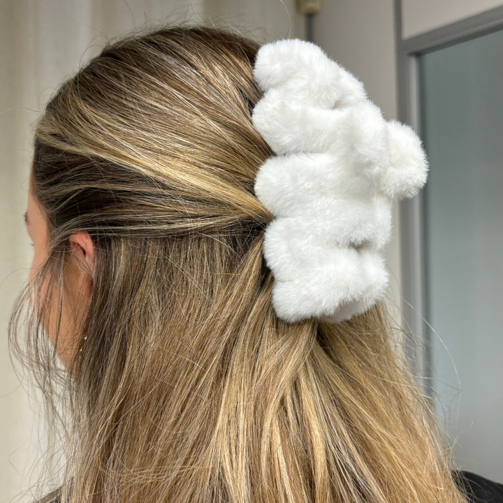 Squiggle Faux Fur Claw Clip - White