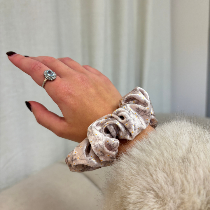 Nude Flowers Scrunchie