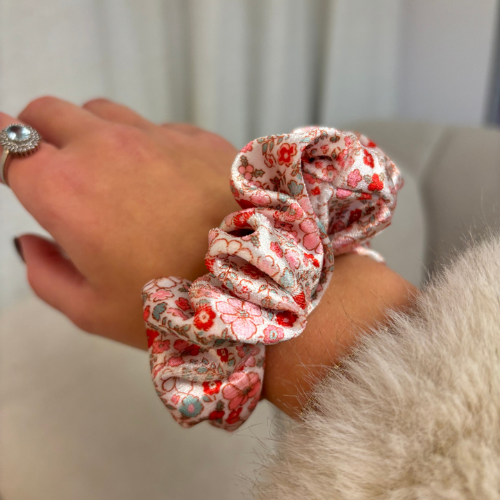 Chrismas Flowers Scrunchie