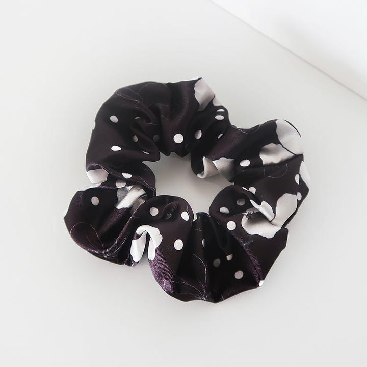 Mono Flora Scrunchie